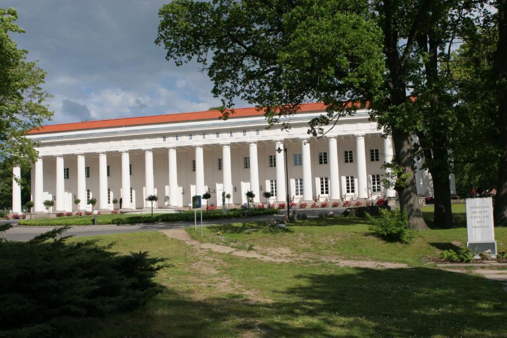 Hotel Badehaus Goor Путбус Екстериор снимка