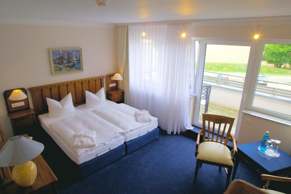Hotel Badehaus Goor Путбус Стая снимка