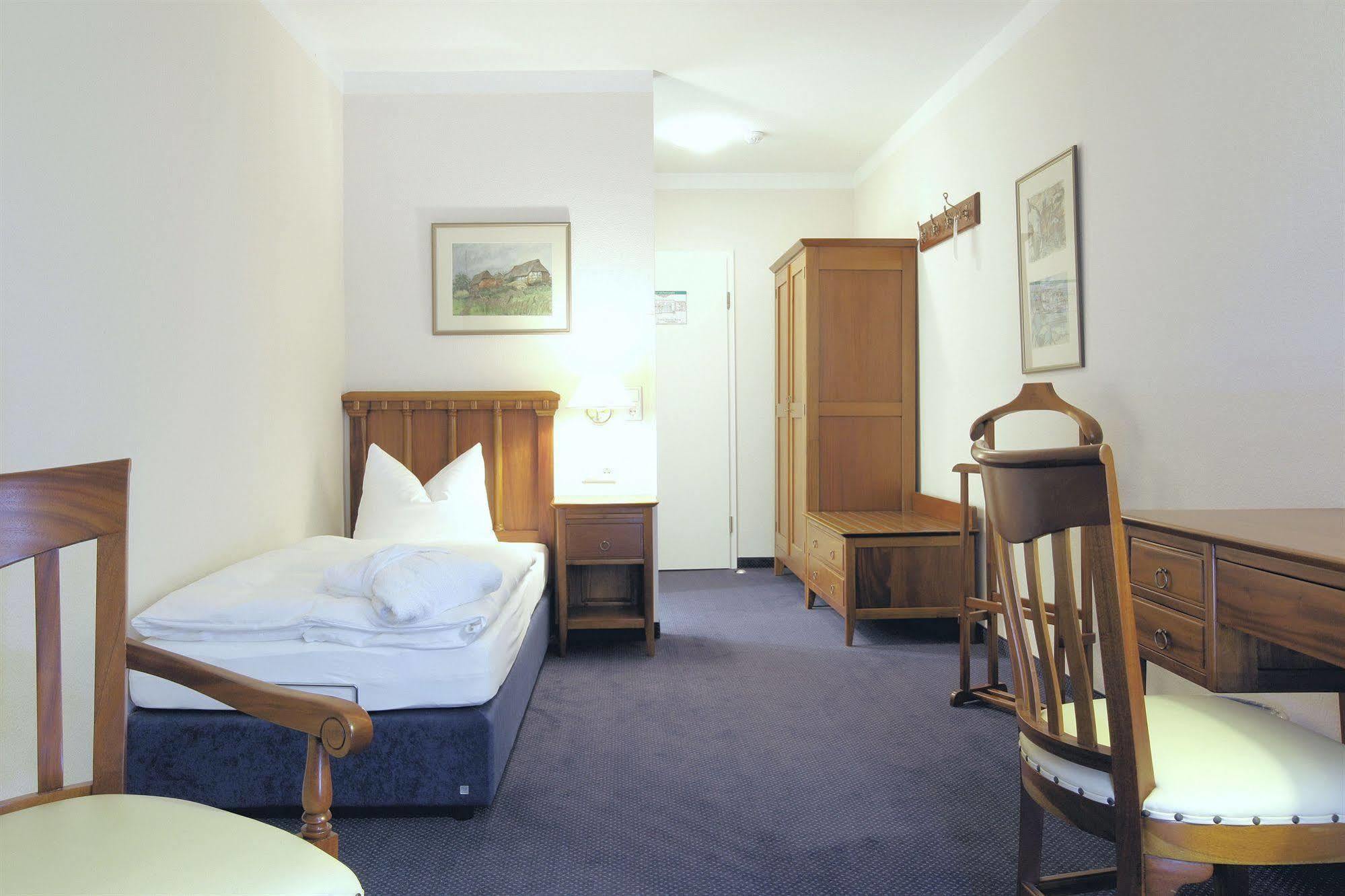 Hotel Badehaus Goor Путбус Екстериор снимка