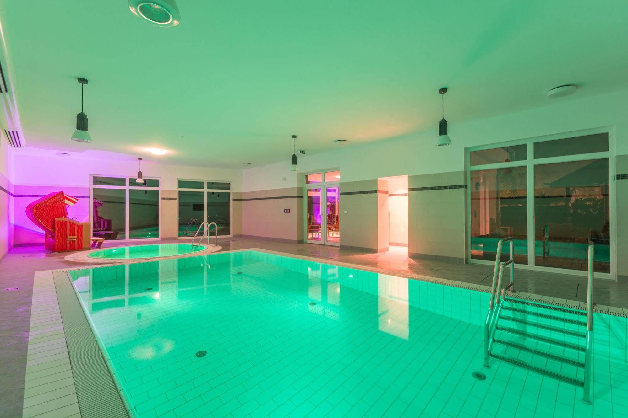 Hotel Badehaus Goor Путбус Екстериор снимка