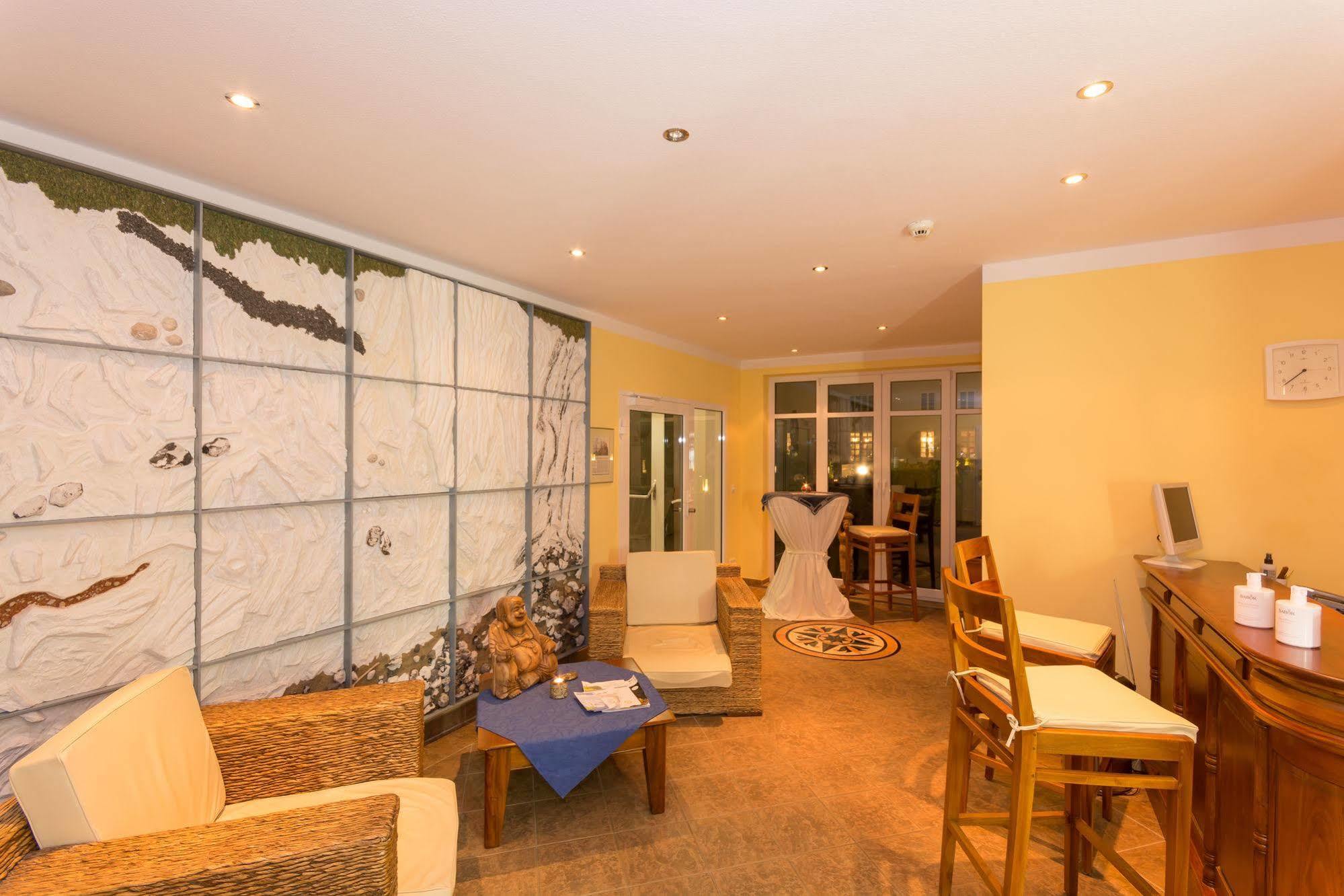Hotel Badehaus Goor Путбус Екстериор снимка