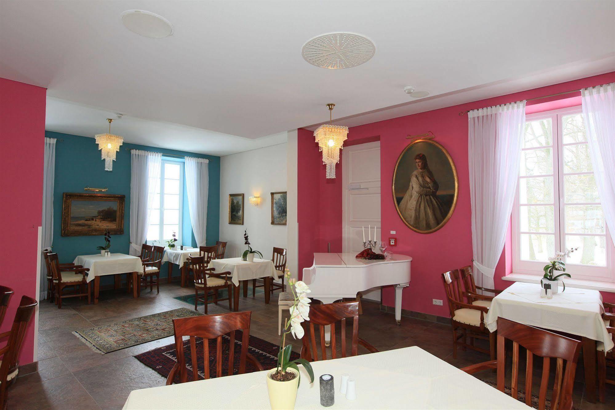 Hotel Badehaus Goor Путбус Екстериор снимка