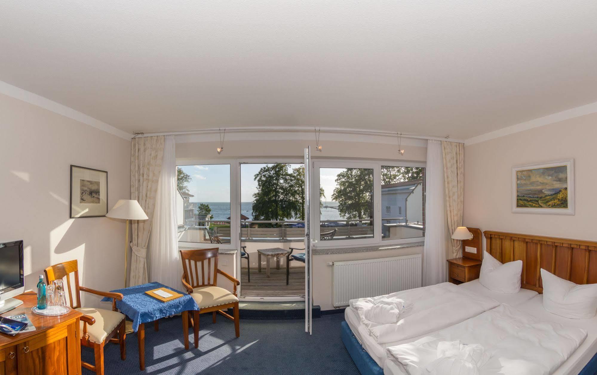 Hotel Badehaus Goor Путбус Екстериор снимка
