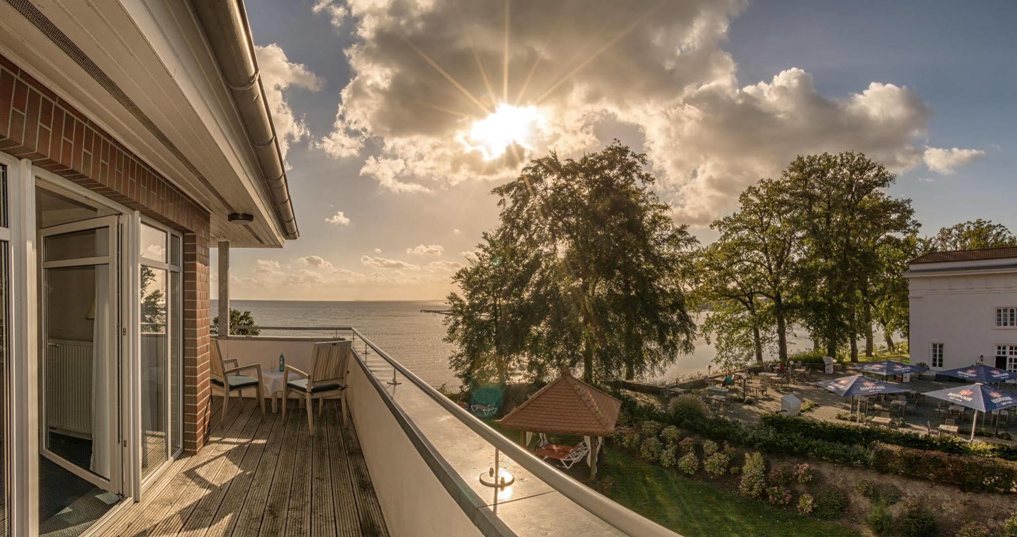 Hotel Badehaus Goor Путбус Екстериор снимка
