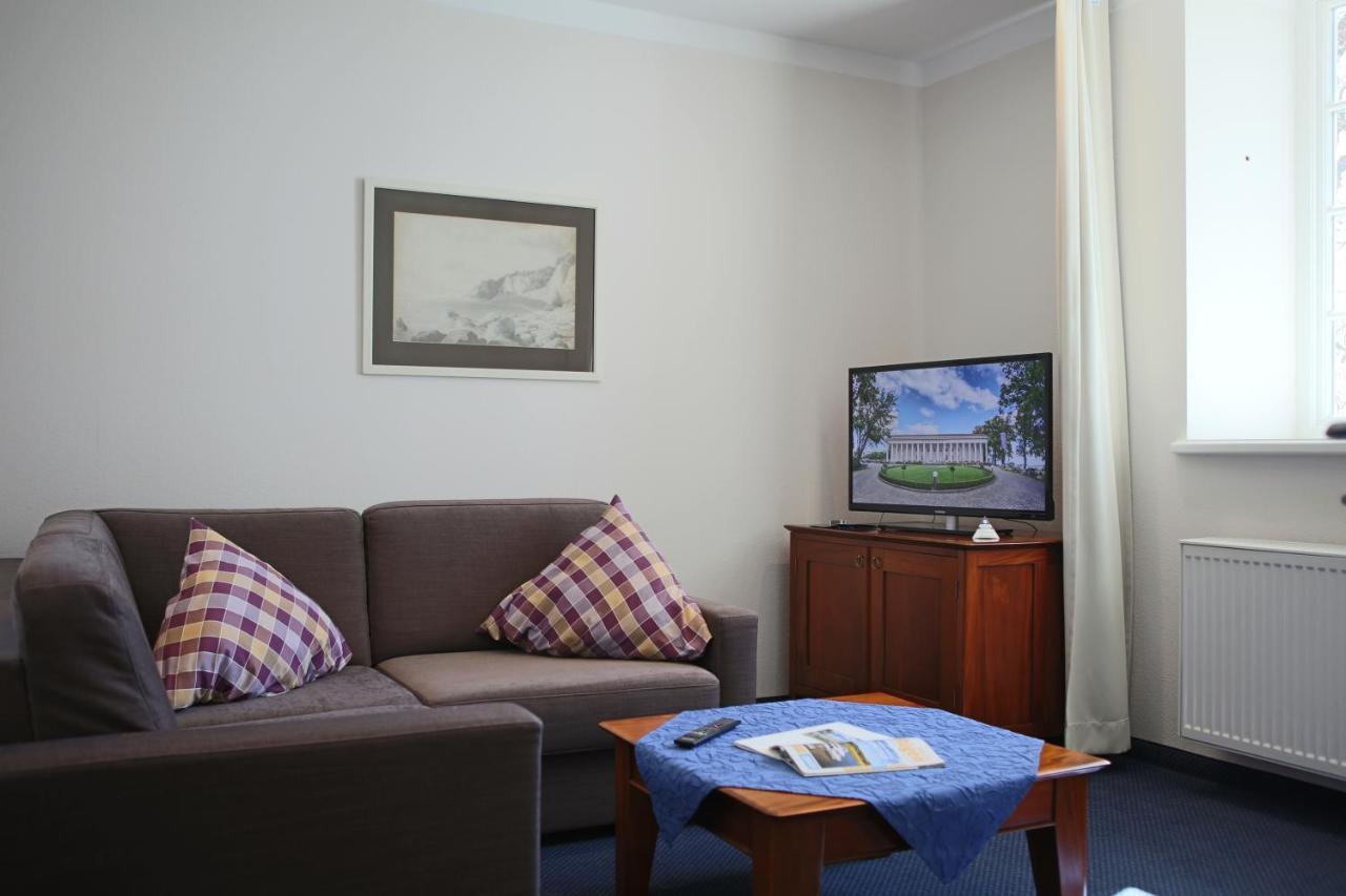Hotel Badehaus Goor Путбус Екстериор снимка